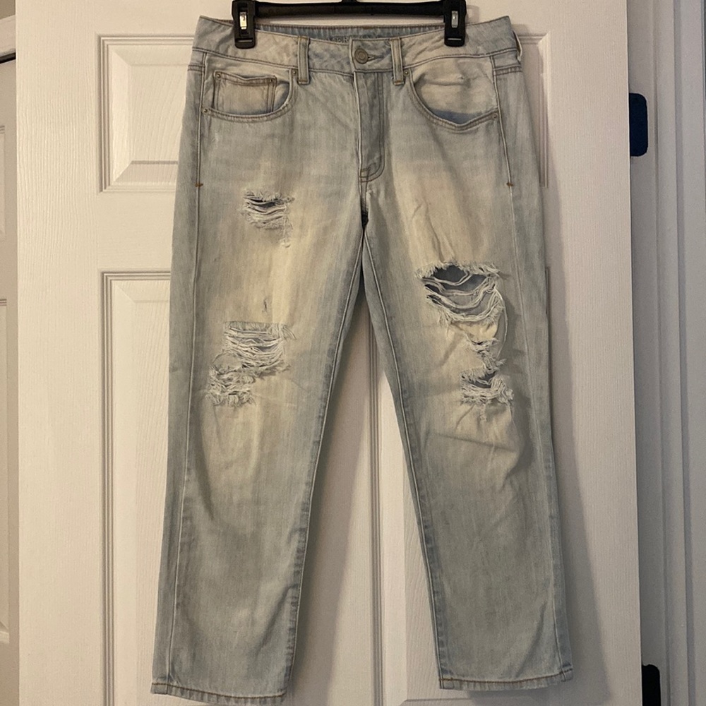 American Eagle Boy Crop Distressed Jeans